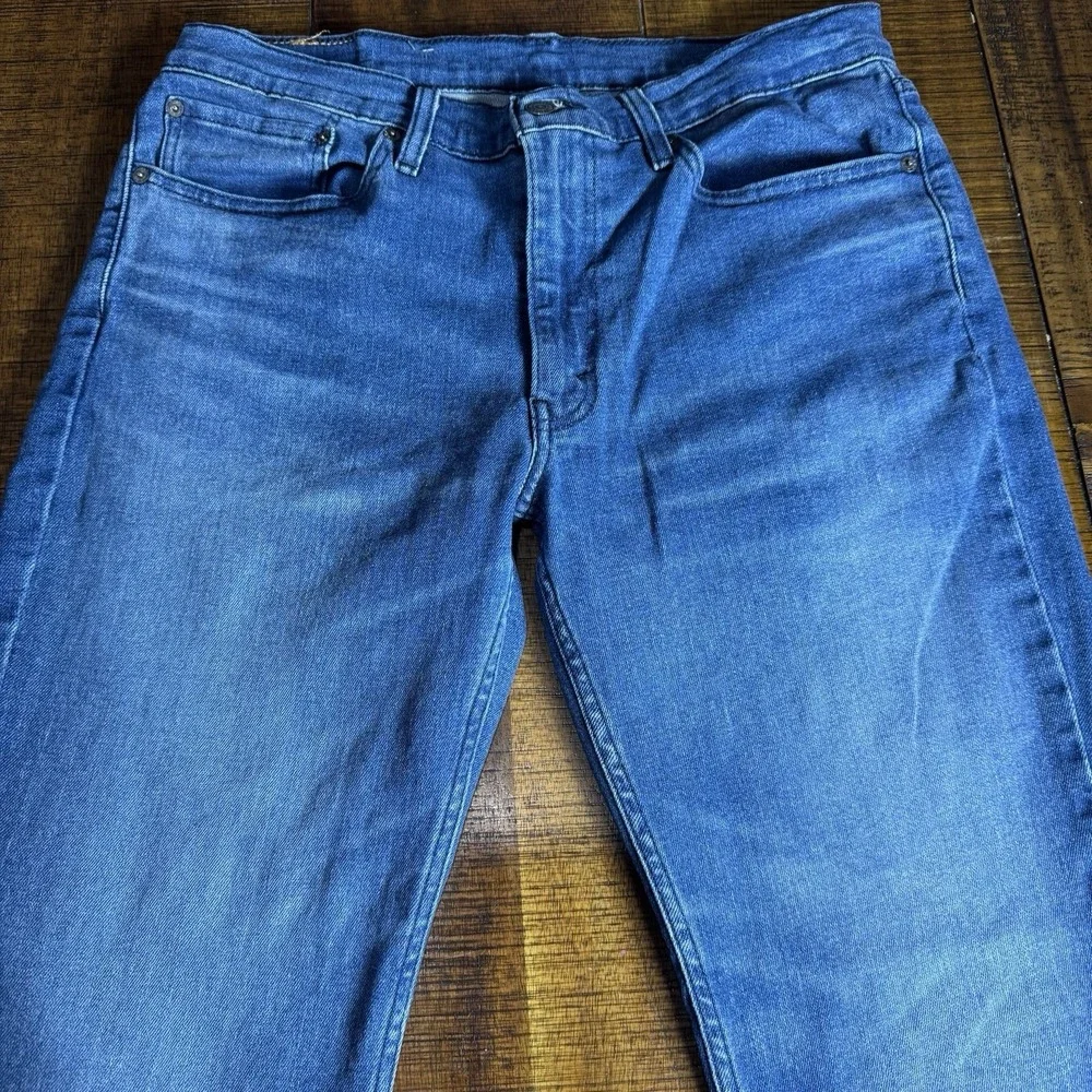 Levi's Denim Jeans Men's 514 Slim Straight Zip Fly Dark Stitching Measures 34x29